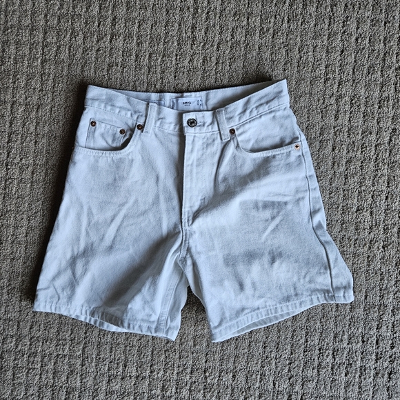 White high waisted shorts - Picture 1 of 5